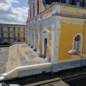 Front Cathédrale à Pitre Appartement
